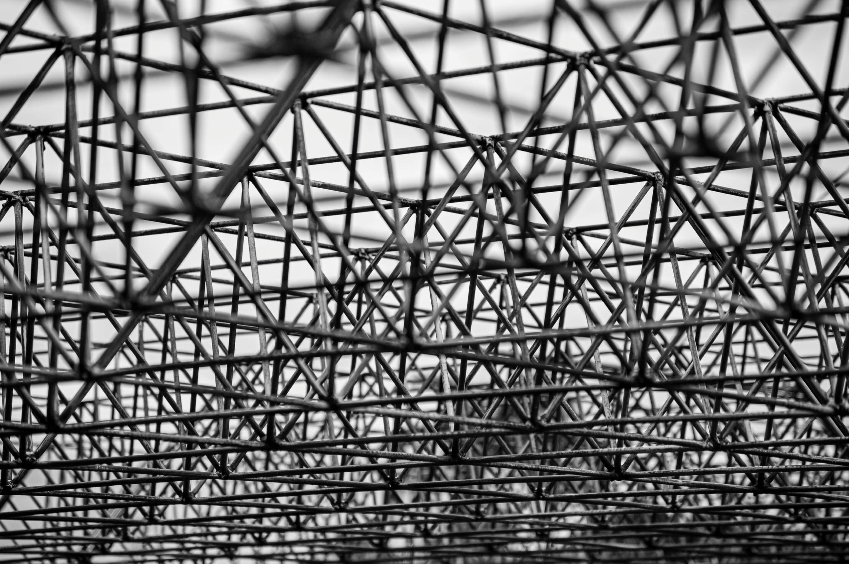 andres-silva-Ijhk9CAkPeQ-unsplash unstructured vs structured data